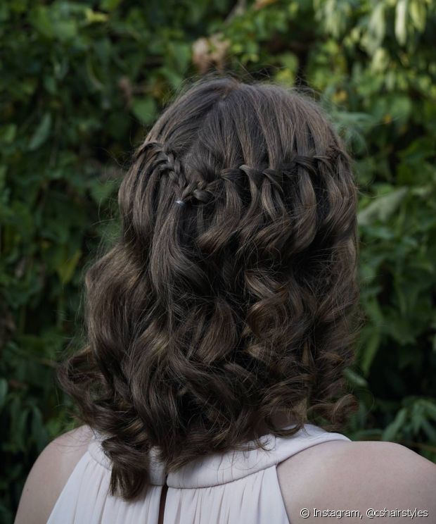 Waterfall braid in brown hair: learn the hairstyle step by step + 10 photos to inspire!