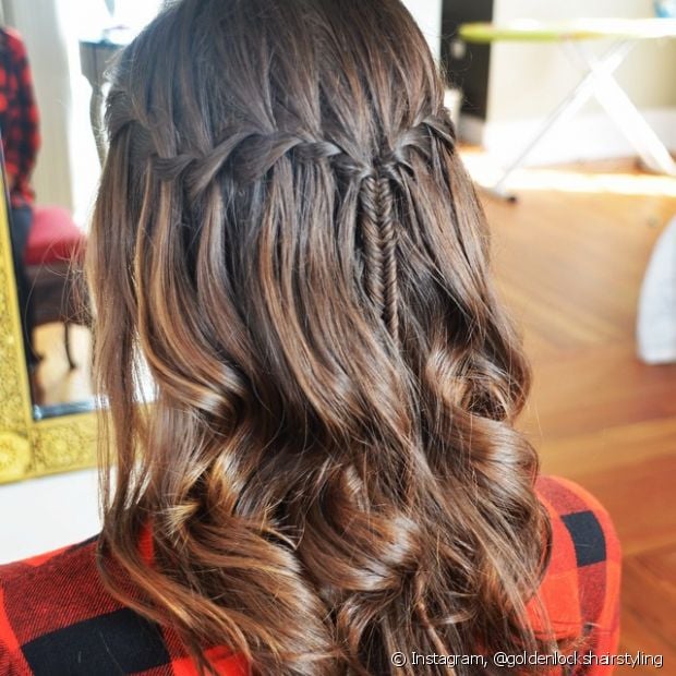 Waterfall braid in brown hair: learn the hairstyle step by step + 10 photos to inspire!