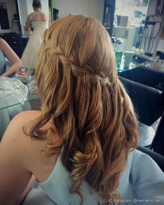 Waterfall braid in brown hair: learn the hairstyle step by step + 10 photos to inspire!