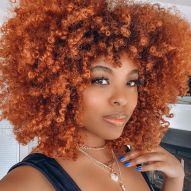 Tons cheveux roux pour peau noire : 6 nuances pour conquérir les cheveux roux