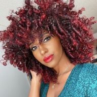 Toni di capelli rossi per la pelle nera: 6 tonalità per conquistare i capelli rossi