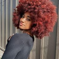 Tons cheveux roux pour peau noire : 6 nuances pour conquérir les cheveux roux