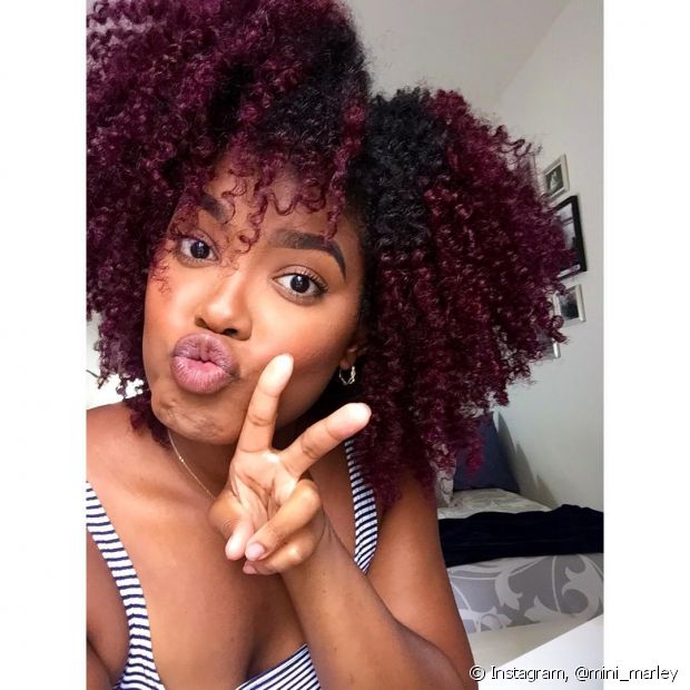 Marsala color: 10 photos of the red hair tone in curly strands