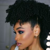 11 coiffures pour cheveux bouclés : inspirez-vous des looks rapides et faciles