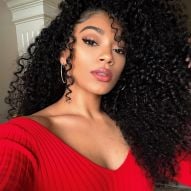 Longs cheveux noirs : 20 photos à colorier + conseils pour faire briller les mèches