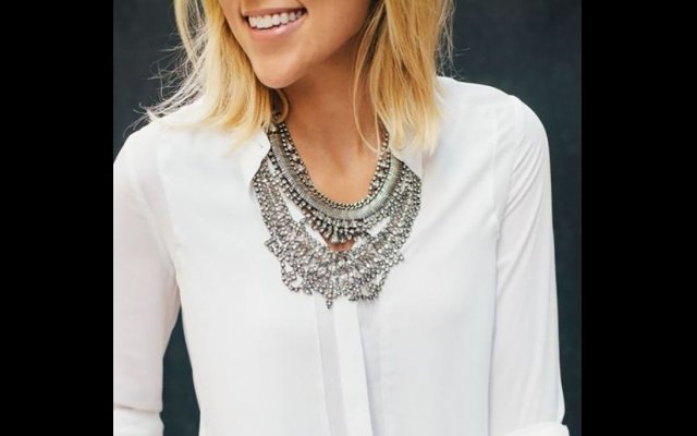 See maxi necklace models for you to exude charm and beauty