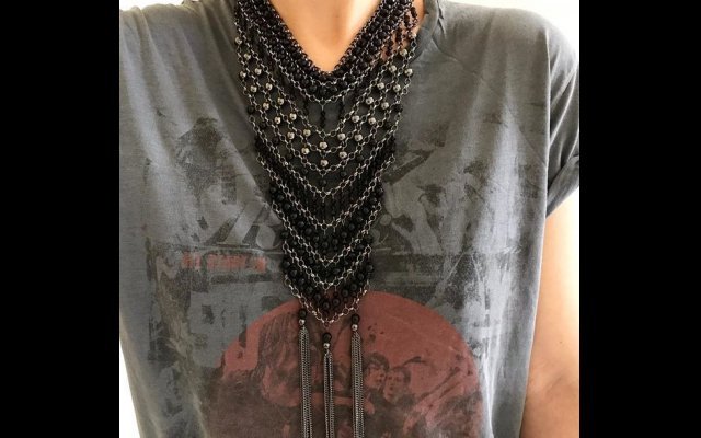 Mira modelos de maxi collares para que derroches encanto y belleza