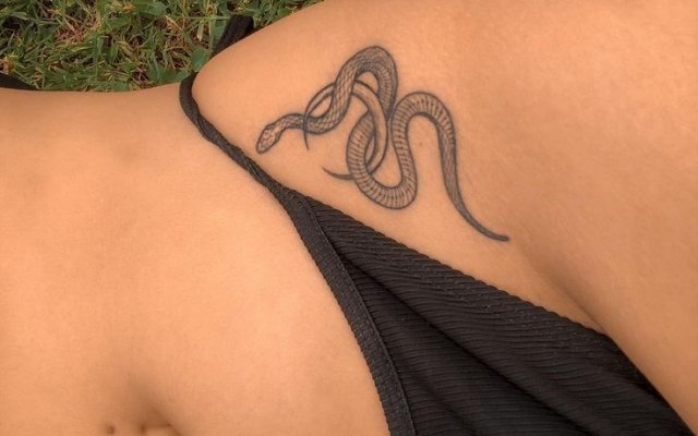 15 opzioni belle e audaci per i tatuaggi inguinali