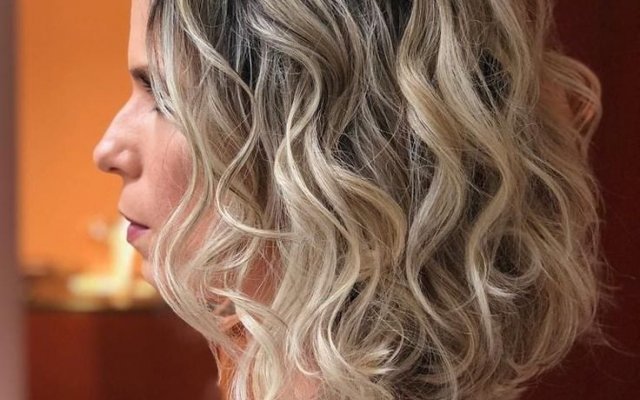 30 tendenze treccia per capelli ricci su cui puntare