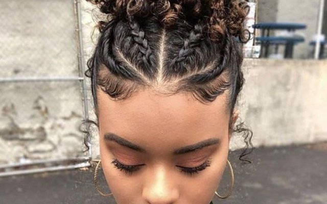 30 tendances de tresses pour cheveux bouclés sur lesquelles miser