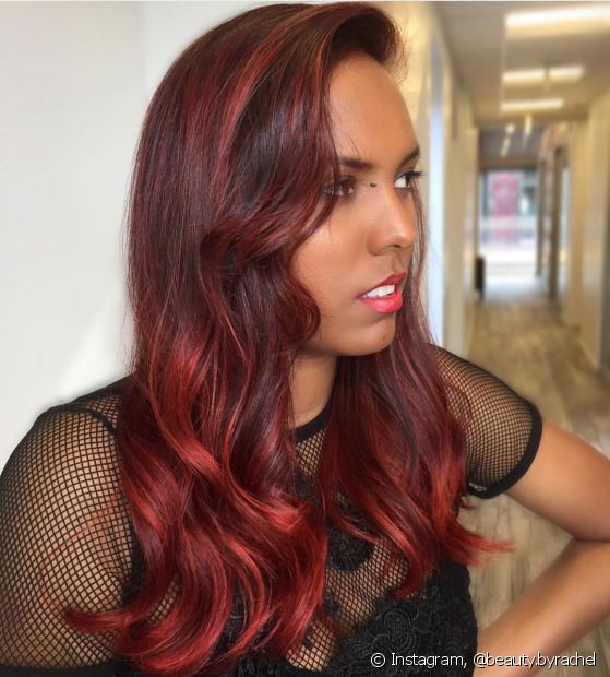 Hair with red highlights: 25 photos with techniques to inspire you!