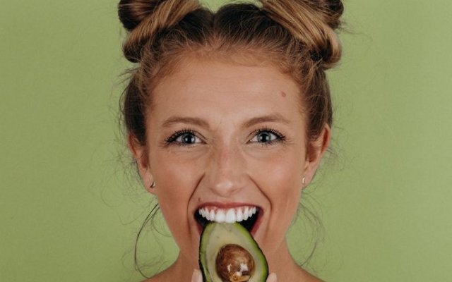 Idratazione con avocado: conosci i benefici per i tuoi capelli