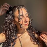 Trenza frente al cabello rizado: 15 fotos y consejos para un peinado perfecto