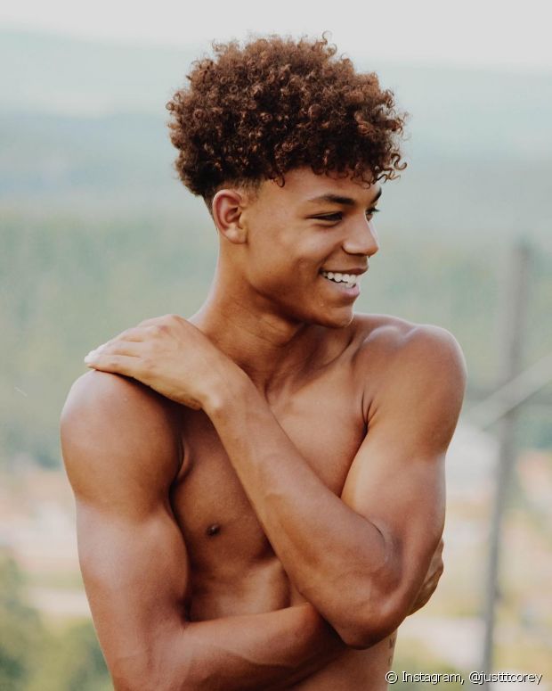 Men's black power hair: tips to take care of curly hair + 10 photos to inspire!
