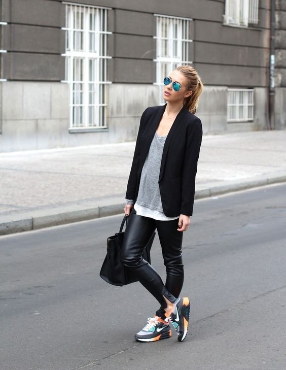 Con estilo y comodidad: ¡mira 50 looks con zapatillas de mujer!
