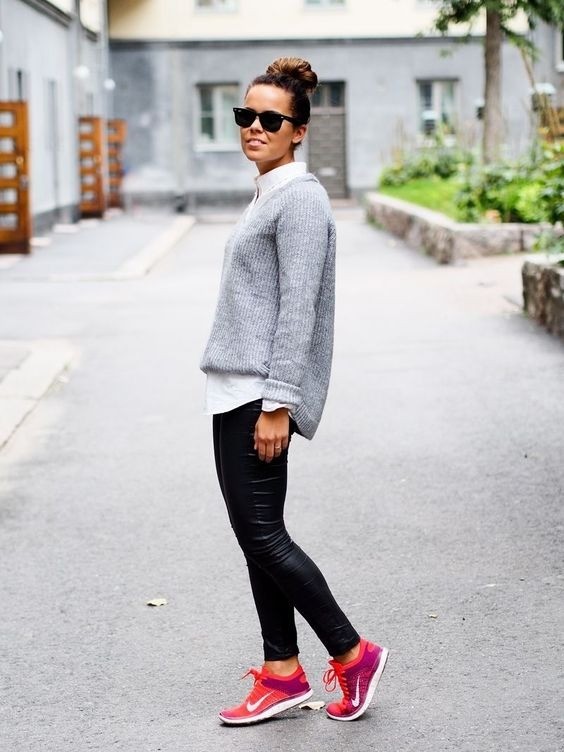 Chic et confortable : découvrez 50 looks avec baskets femme !