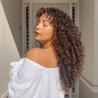 Nocturnal hair wetting: step by step on how to do the treatment that nourishes your hair while you sleep