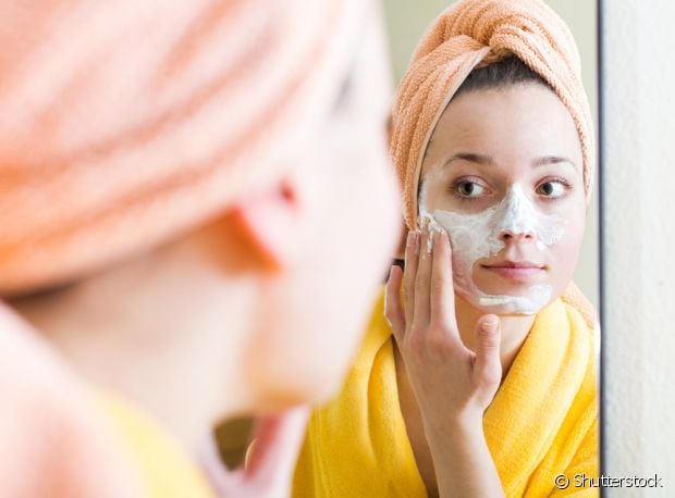 Maschera viso al cetriolo: conosci i benefici della ricetta fatta in casa per la pelle