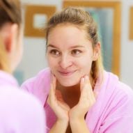 Maschera viso al cetriolo: conosci i benefici della ricetta fatta in casa per la pelle