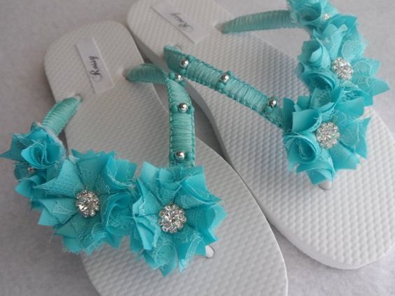 Slippers decorated with beads and gemstones: 23 styles to escape the ordinary