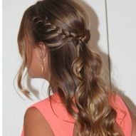 20 coiffures pour cheveux ondulés : inspirez-vous de ces idées et faites vibrer toutes les occasions !