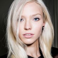 Shampooing démêlant après brushing progressif : apprenez à décolorer les cheveux blonds après le lissage