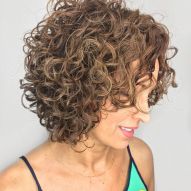 Short layered haircut: 40 photos in curly, kinky, wavy and straight