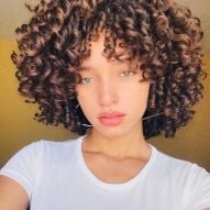 Curly Chanel: 18 photos of the classic cut and tips to bet on curls