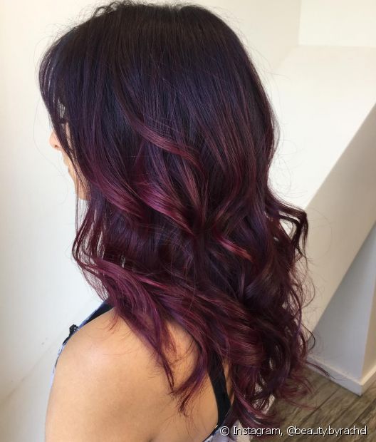 Dark red hair: learn to identify shades such as burgundy, marsala and blackberry + photos