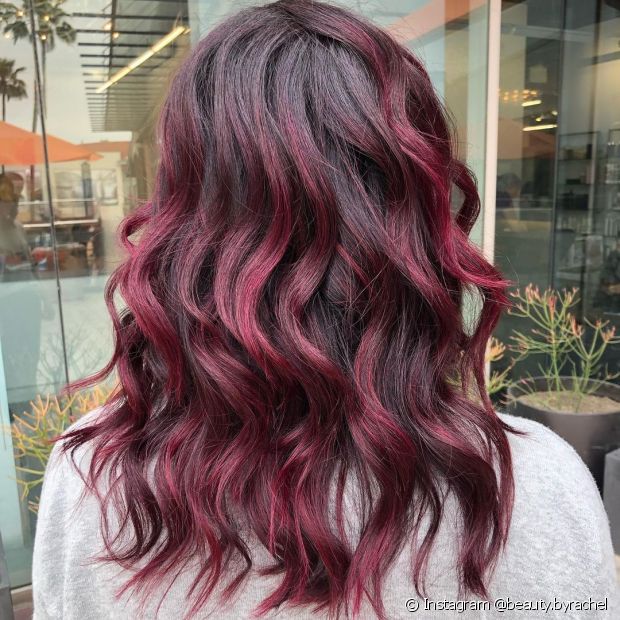 Dark red hair: learn to identify shades such as burgundy, marsala and blackberry + photos