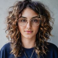 Morena iluminada sobre cabello castaño oscuro: 35 fotos y consejos de matices para aclarar las hebras