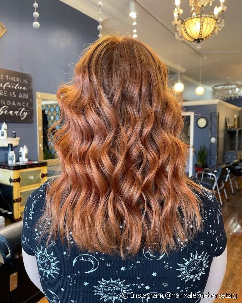 Cheveux cuivrés : tout sur les variations de couleurs, les photos et comment réaliser des mèches cuivrées