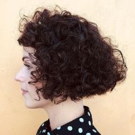 Short bob wavy hair: 18 photos of the short cut + styling tips