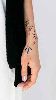 Les meilleures idées de tatouage pour les femmes sur le poignet