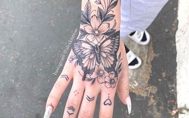 The best ideas to get a tattoo for women on the wrist