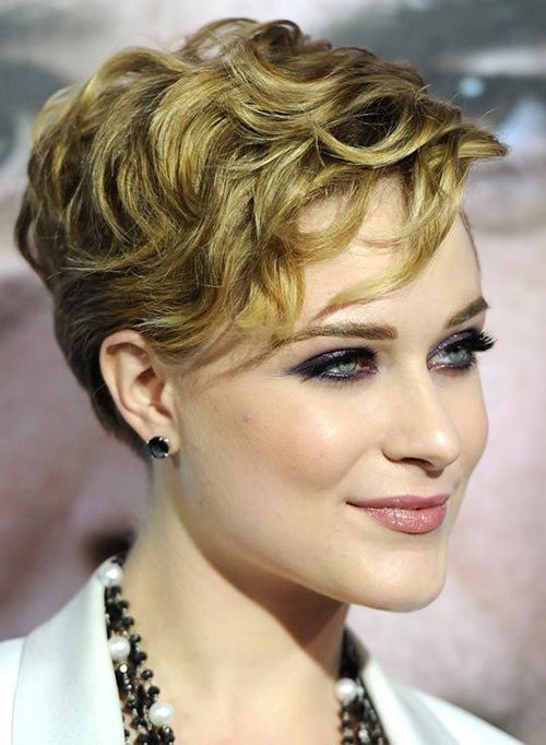 Short wavy hair: See how to care and cutting tips