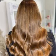 Honey blonde hair: know all about the color and if it matches your skin tone