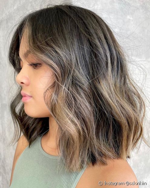 Long bob with lit brunette: 20 beautiful photos of the color and cut combination