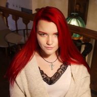 Cheveux roux cerise : 15 photos de la couleur et conseils pour choisir la bonne teinture