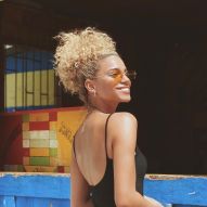 5 beach hairstyles for curly hair