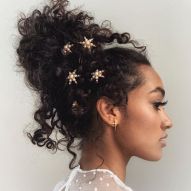 Coiffure demoiselle d'honneur avec chignon : 6 options à utiliser le jour de la cérémonie de mariage