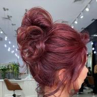 Bridesmaid hairstyle with bun: 6 options to use on the day of the wedding ceremony