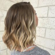 Cheveux blonds ombrés sur cheveux courts : idées de teintes et comment prendre soin des mèches après la coloration