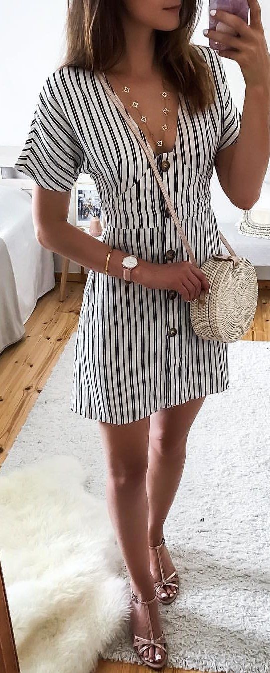 Striped dress: see 35 models for you to adopt this look now