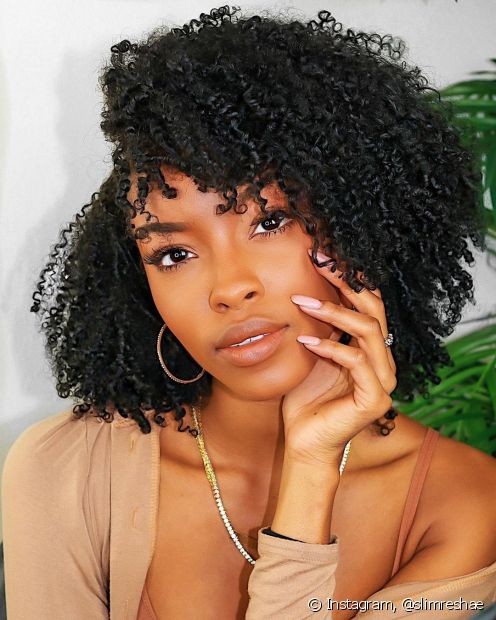 Fitting in curly hair: how to make and make hair type 4 more defined