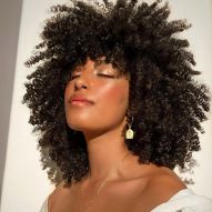 Fitting in curly hair: how to make and make hair type 4 more defined