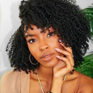 Fitting in curly hair: how to make and make hair type 4 more defined