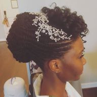 Coiffures de mariage avec box braids : apprenez à porter des tresses le jour J + 10 photos pour vous inspirer !