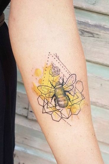Watercolor tattoos to escape from clichés