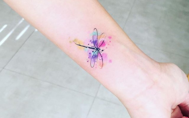 Watercolor tattoos to escape from clichés